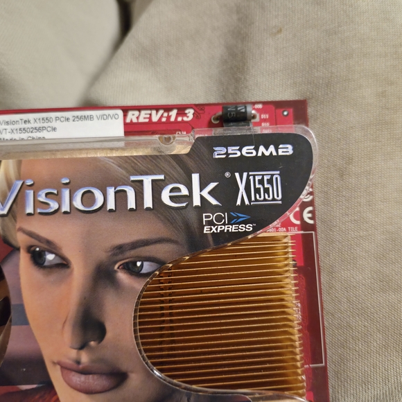 2000s VisionTek Radeon X1550 256MB PCIe #VT-X1550256PCIe 400166 Graphics Card - Picture 3 of 8
